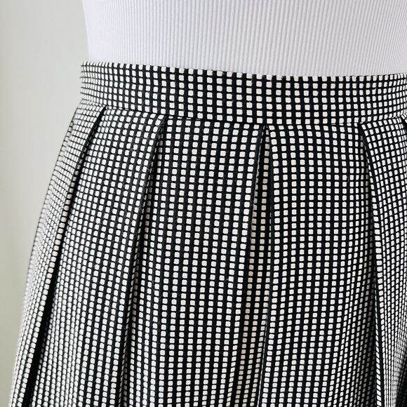 Gianni Bini Black & White Checked Pleated Flare Lined Gorgeous Skirt - Small - Picture 3 of 8